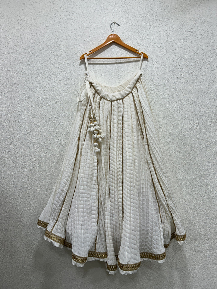 Lightweight Garba chaniya featuring graceful 8 meter flare movement