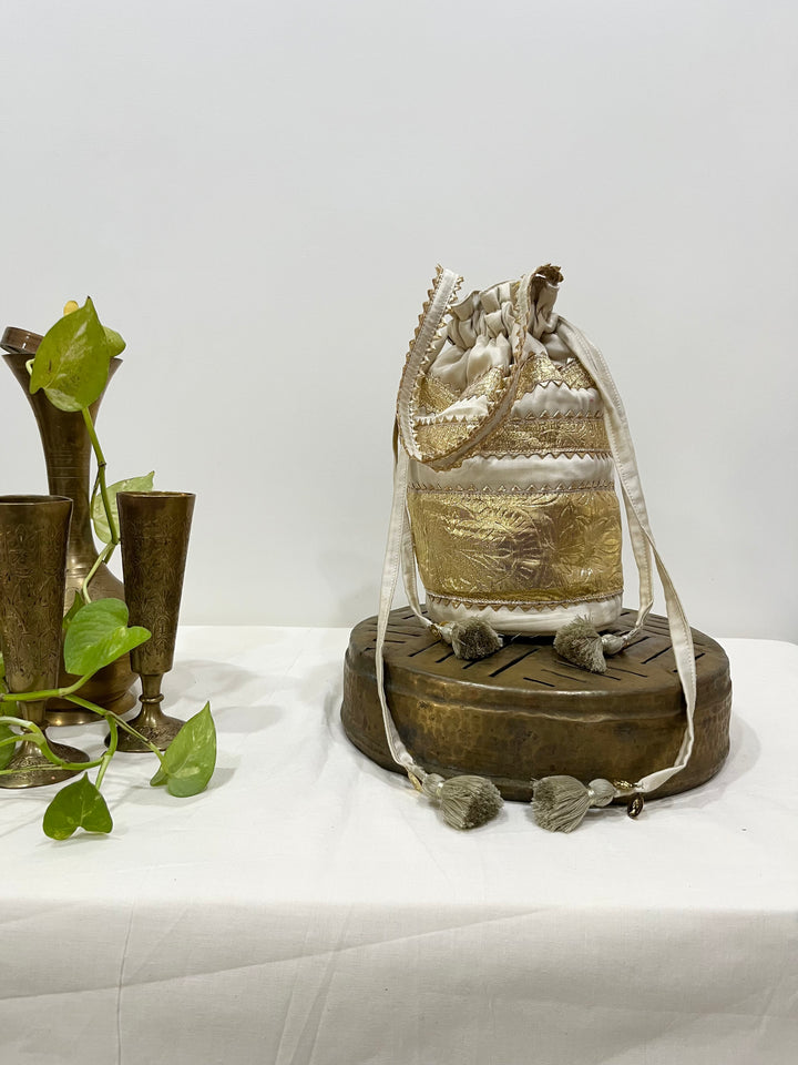 Tara Potli – Beige