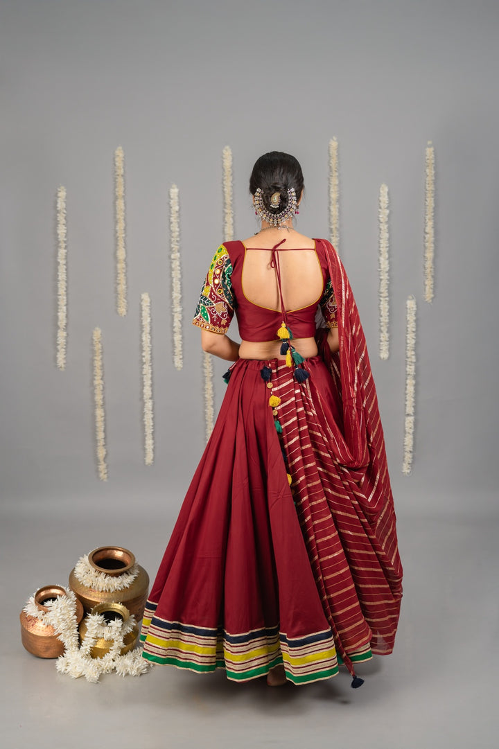 Inaayat Blouse – Maroon