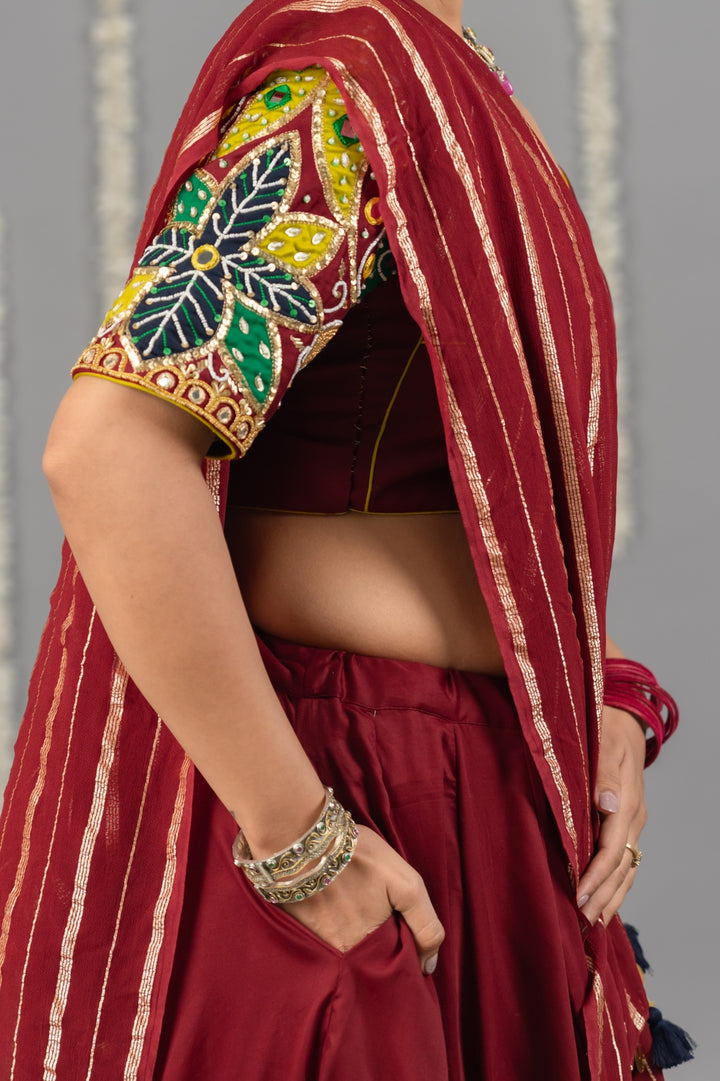 Inaayat Lehenga – Maroon