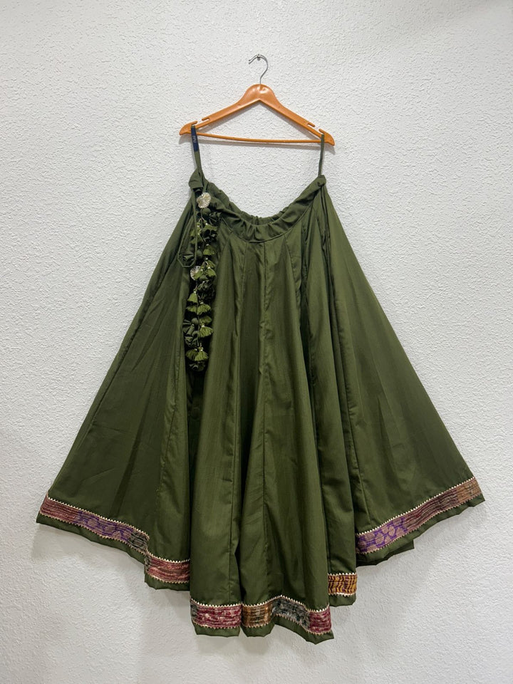 Slub silk Navratri chaniya with elegant Banarasi border detailing